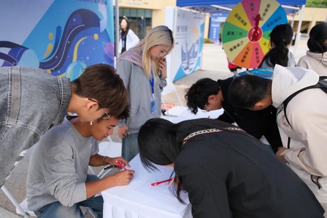 300家名企齊聚！瑞方人力助力吉利學院供需精準匹配 第4張